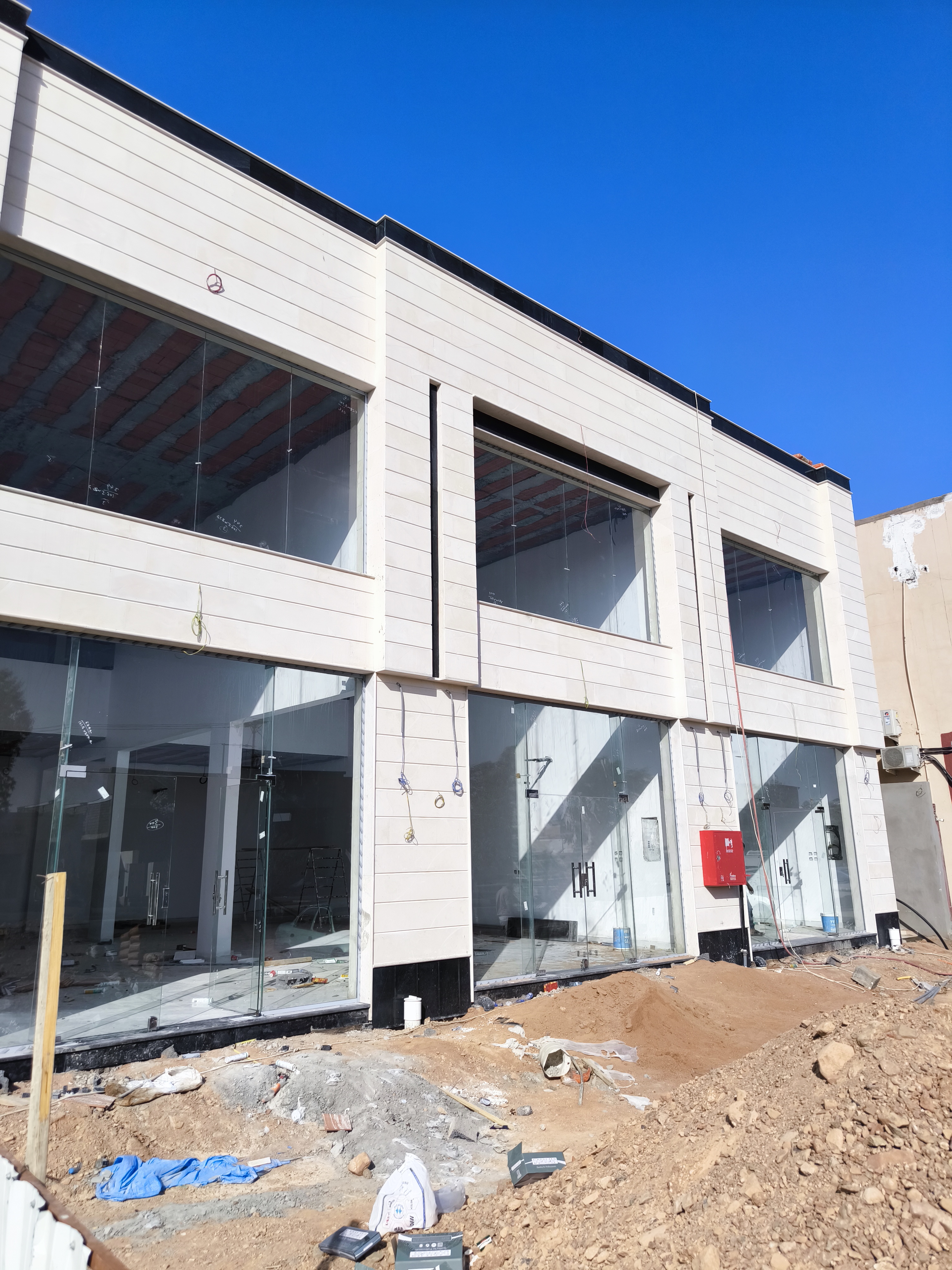 واجهات زجاجية